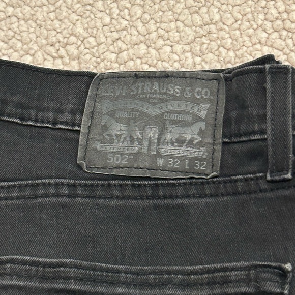 502 Levi jeans - Picture 8 of 9